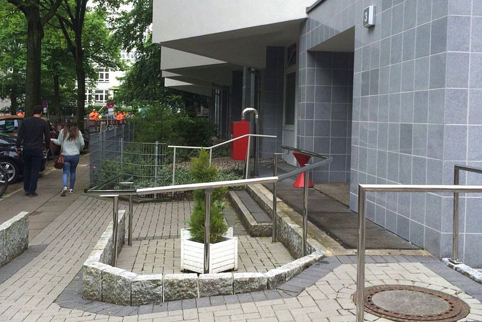 Servicewohnen Monetastraße Außenansicht des Zugangs zur Anlage in der Monetastraße